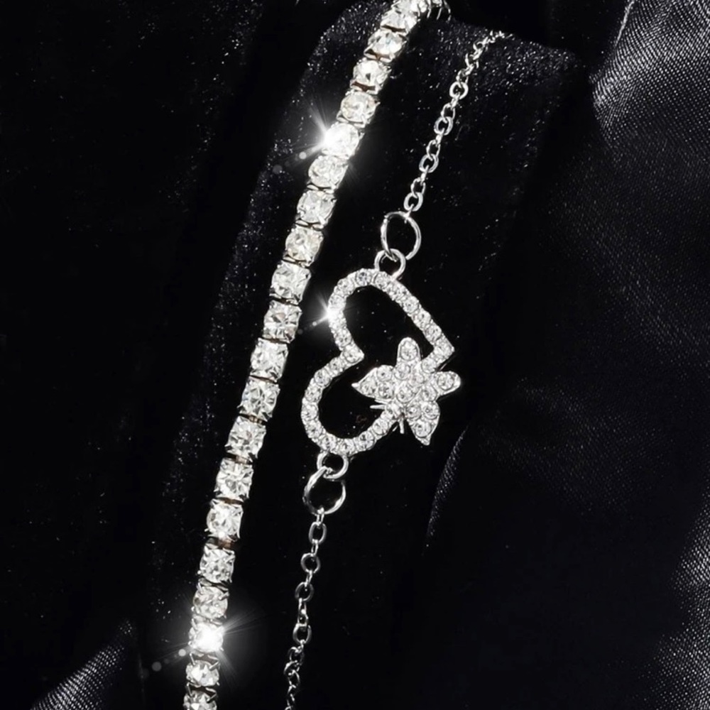 2pcs Rhinestone Butterfly Heart Decor Chain
Silver Shiny Bracelet Party Gift